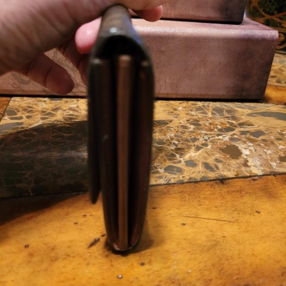 Louis Vuitton Long Wallet - Picture 5 of 9